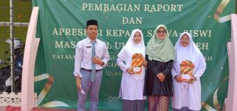 Fathia Khairunuha dan Siti Adzikia Shabiba Terpilih Menjadi Pengunjung dan Peminjam Terbaik Perpustakaan MA Darul Ulum Banda Aceh