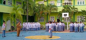 Kepala Dinas Perpustakaan dan Kearsipan Aceh Jadi Pembina Upacara di MA Darul Ulum Banda Aceh