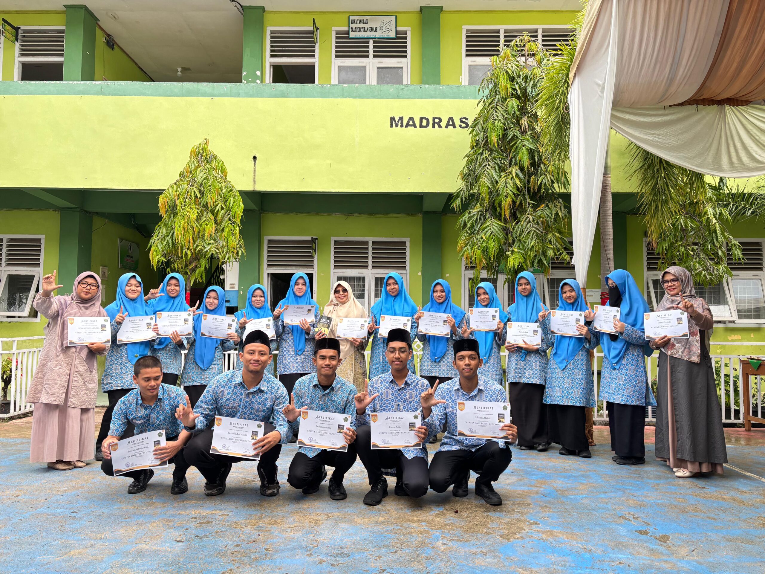 MA Darul Ulum Terbitkan Buku “Kisah dari Tanah Rencong”, Penulis Dapat Penghargaan