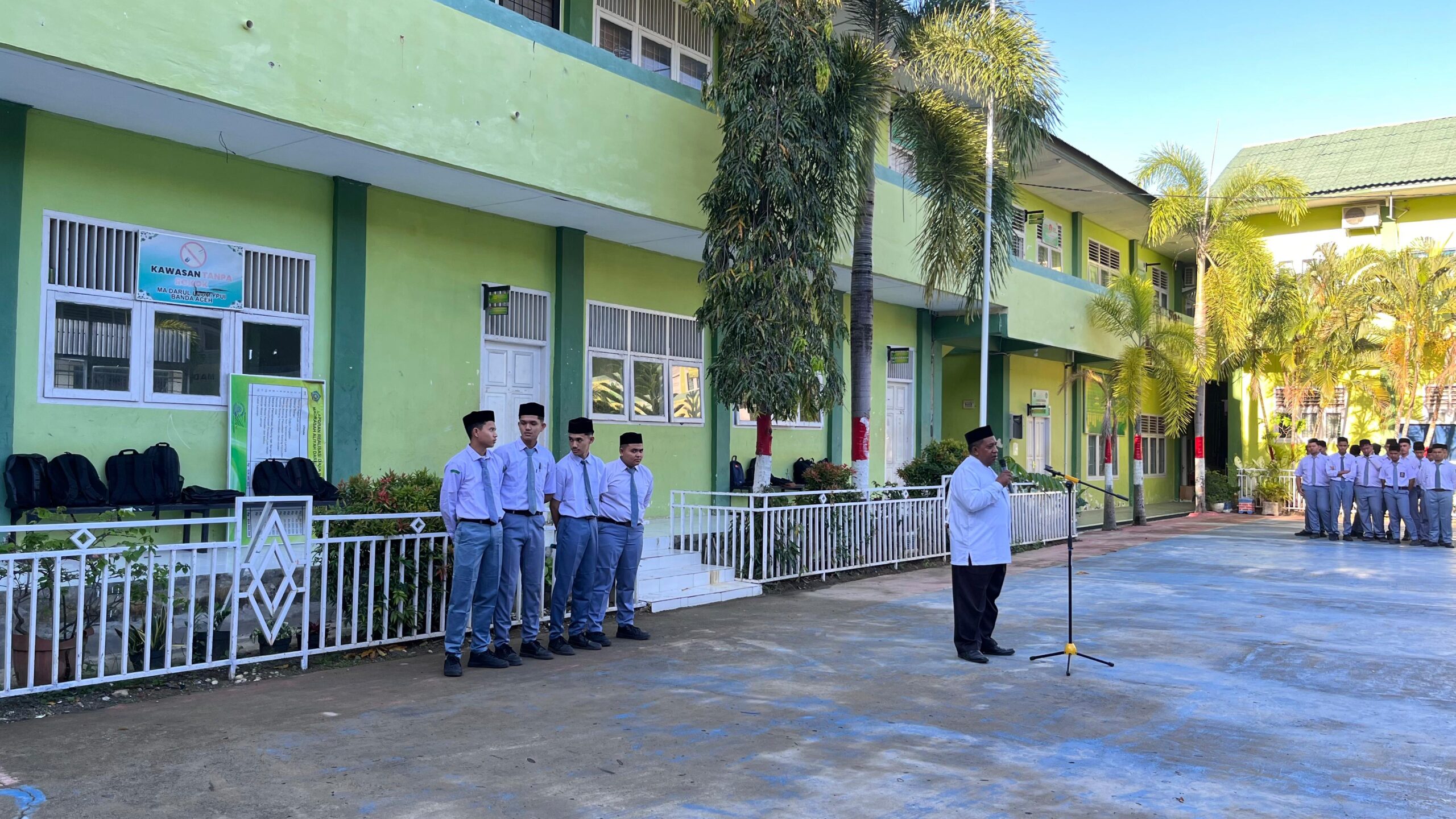 KBM Perdana Pasca Libur, MA Darul Ulum YPUI Tekankan Disiplin Siswa